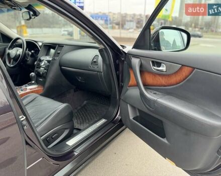 Коричневый Инфинити QX70, объемом двигателя 2.99 л и пробегом 85 тыс. км за 24500 $, фото 12 на Automoto.ua