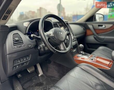 Коричневый Инфинити QX70, объемом двигателя 2.99 л и пробегом 85 тыс. км за 24500 $, фото 5 на Automoto.ua