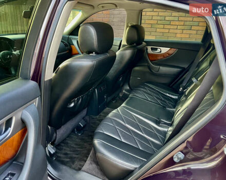 Коричневий Інфініті QX70, об'ємом двигуна 2.99 л та пробігом 138 тис. км за 21800 $, фото 12 на Automoto.ua