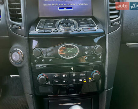 Коричневий Інфініті QX70, об'ємом двигуна 2.99 л та пробігом 138 тис. км за 21800 $, фото 20 на Automoto.ua