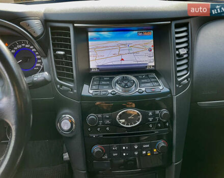 Коричневий Інфініті QX70, об'ємом двигуна 2.99 л та пробігом 138 тис. км за 21800 $, фото 21 на Automoto.ua