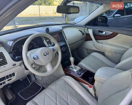 Инфинити QX70, объемом двигателя 3.7 л и пробегом 210 тыс. км за 19000 $, фото 4 на Automoto.ua