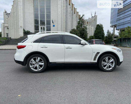 Інфініті QX70, об'ємом двигуна 3.7 л та пробігом 226 тис. км за 17000 $, фото 1 на Automoto.ua