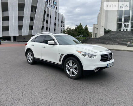 Інфініті QX70, об'ємом двигуна 3.7 л та пробігом 226 тис. км за 17000 $, фото 2 на Automoto.ua