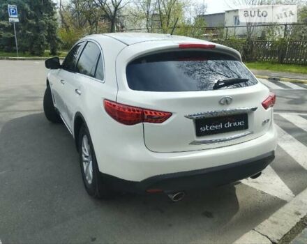 Інфініті QX70, об'ємом двигуна 3.7 л та пробігом 120 тис. км за 19000 $, фото 4 на Automoto.ua