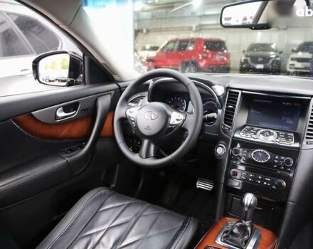 Инфинити QX70, объемом двигателя 3.7 л и пробегом 150 тыс. км за 19500 $, фото 12 на Automoto.ua