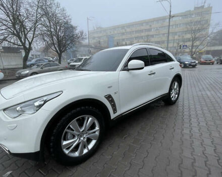 Инфинити QX70, объемом двигателя 3.7 л и пробегом 50 тыс. км за 30500 $, фото 4 на Automoto.ua