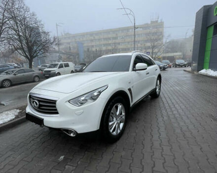 Инфинити QX70, объемом двигателя 3.7 л и пробегом 50 тыс. км за 30500 $, фото 2 на Automoto.ua