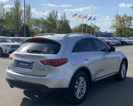 Инфинити QX70, объемом двигателя 3.7 л и пробегом 116 тыс. км за 18000 $, фото 6 на Automoto.ua