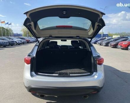 Инфинити QX70, объемом двигателя 3.7 л и пробегом 116 тыс. км за 18000 $, фото 13 на Automoto.ua