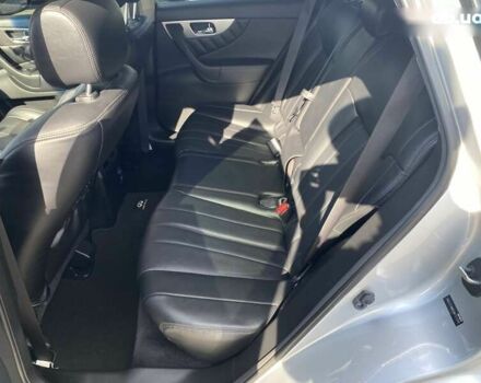 Инфинити QX70, объемом двигателя 3.7 л и пробегом 116 тыс. км за 18000 $, фото 11 на Automoto.ua