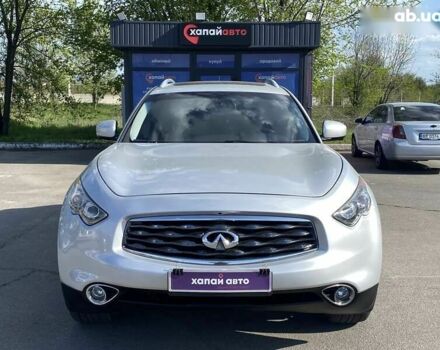 Инфинити QX70, объемом двигателя 3.7 л и пробегом 116 тыс. км за 18000 $, фото 2 на Automoto.ua
