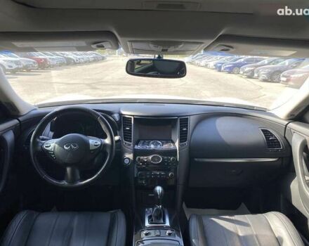 Инфинити QX70, объемом двигателя 3.7 л и пробегом 116 тыс. км за 18000 $, фото 17 на Automoto.ua