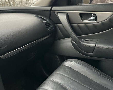 Инфинити QX70, объемом двигателя 3.7 л и пробегом 180 тыс. км за 19000 $, фото 16 на Automoto.ua