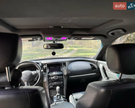 Инфинити QX70, объемом двигателя 3.7 л и пробегом 149 тыс. км за 22300 $, фото 13 на Automoto.ua