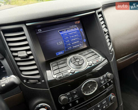 Инфинити QX70, объемом двигателя 3 л и пробегом 135 тыс. км за 18800 $, фото 22 на Automoto.ua