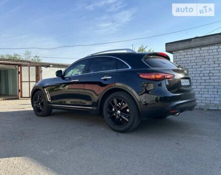 Инфинити QX70, объемом двигателя 3.7 л и пробегом 131 тыс. км за 25600 $, фото 3 на Automoto.ua