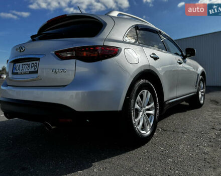 Серый Инфинити QX70, объемом двигателя 3.7 л и пробегом 121 тыс. км за 14700 $, фото 3 на Automoto.ua