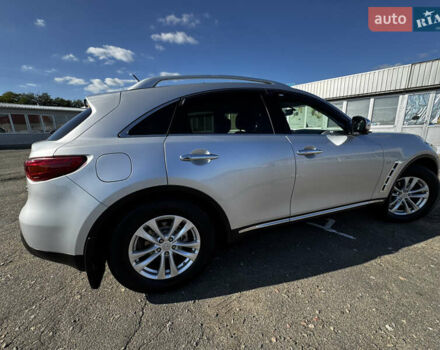 Серый Инфинити QX70, объемом двигателя 3.7 л и пробегом 121 тыс. км за 14700 $, фото 26 на Automoto.ua