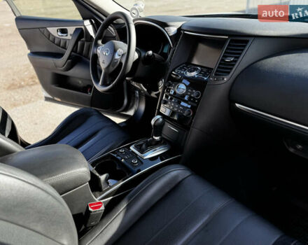 Серый Инфинити QX70, объемом двигателя 3.7 л и пробегом 121 тыс. км за 14700 $, фото 35 на Automoto.ua