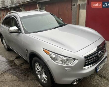 Серый Инфинити QX70, объемом двигателя 3.7 л и пробегом 122 тыс. км за 15500 $, фото 2 на Automoto.ua