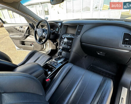 Серый Инфинити QX70, объемом двигателя 3.7 л и пробегом 121 тыс. км за 14700 $, фото 49 на Automoto.ua