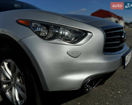 Серый Инфинити QX70, объемом двигателя 3.7 л и пробегом 121 тыс. км за 14700 $, фото 11 на Automoto.ua