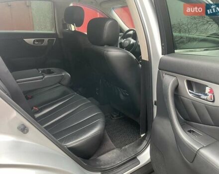 Серый Инфинити QX70, объемом двигателя 3.7 л и пробегом 122 тыс. км за 15500 $, фото 11 на Automoto.ua