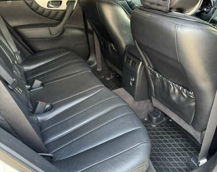 Серый Инфинити QX70, объемом двигателя 3.7 л и пробегом 195 тыс. км за 17200 $, фото 16 на Automoto.ua