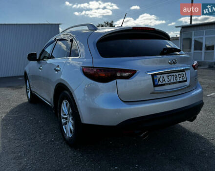 Серый Инфинити QX70, объемом двигателя 3.7 л и пробегом 121 тыс. км за 14700 $, фото 5 на Automoto.ua