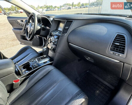 Серый Инфинити QX70, объемом двигателя 3.7 л и пробегом 121 тыс. км за 14700 $, фото 44 на Automoto.ua