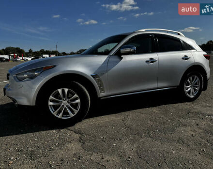Серый Инфинити QX70, объемом двигателя 3.7 л и пробегом 121 тыс. км за 14700 $, фото 20 на Automoto.ua