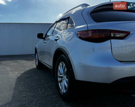 Серый Инфинити QX70, объемом двигателя 3.7 л и пробегом 121 тыс. км за 14700 $, фото 6 на Automoto.ua