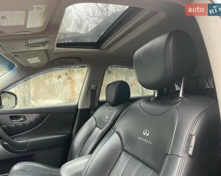 Серый Инфинити QX70, объемом двигателя 3.7 л и пробегом 122 тыс. км за 15500 $, фото 23 на Automoto.ua