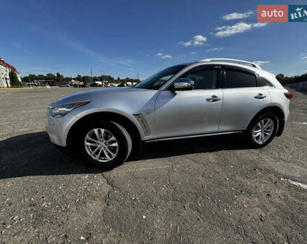 Серый Инфинити QX70, объемом двигателя 3.7 л и пробегом 121 тыс. км за 14700 $, фото 22 на Automoto.ua