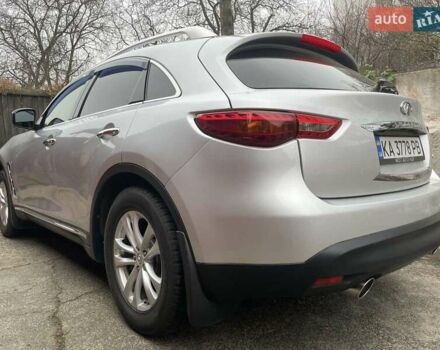 Серый Инфинити QX70, объемом двигателя 3.7 л и пробегом 122 тыс. км за 15500 $, фото 7 на Automoto.ua