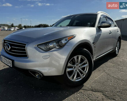Серый Инфинити QX70, объемом двигателя 3.7 л и пробегом 121 тыс. км за 14700 $, фото 19 на Automoto.ua