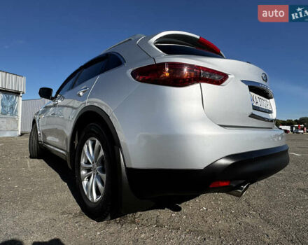 Серый Инфинити QX70, объемом двигателя 3.7 л и пробегом 121 тыс. км за 14700 $, фото 24 на Automoto.ua