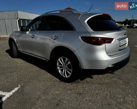 Серый Инфинити QX70, объемом двигателя 3.7 л и пробегом 121 тыс. км за 14700 $, фото 16 на Automoto.ua