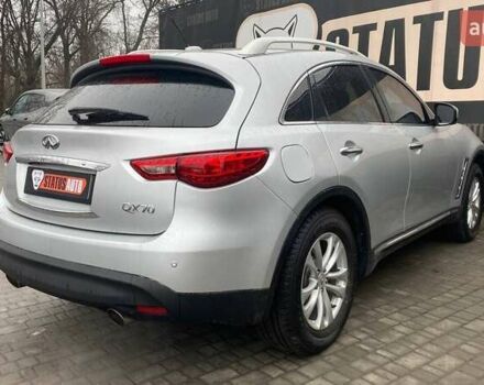 Серый Инфинити QX70, объемом двигателя 3.7 л и пробегом 163 тыс. км за 15500 $, фото 4 на Automoto.ua