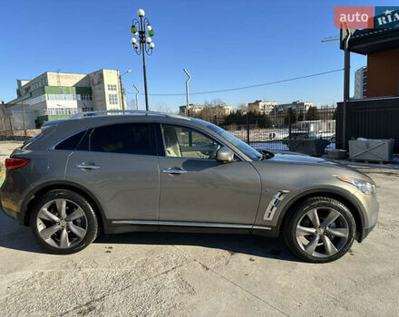 Серый Инфинити QX70, объемом двигателя 3.7 л и пробегом 90 тыс. км за 20000 $, фото 7 на Automoto.ua