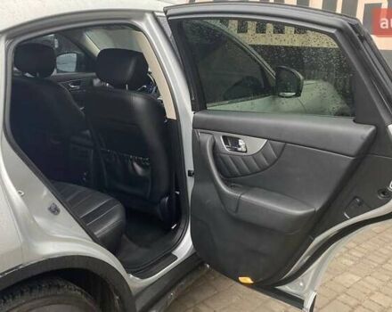 Серый Инфинити QX70, объемом двигателя 3.7 л и пробегом 163 тыс. км за 15500 $, фото 32 на Automoto.ua