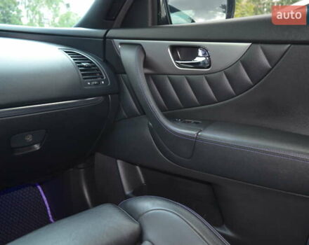 Сірий Інфініті QX70, об'ємом двигуна 3.7 л та пробігом 181 тис. км за 18300 $, фото 5 на Automoto.ua