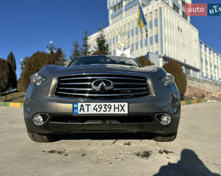 Серый Инфинити QX70, объемом двигателя 3.7 л и пробегом 90 тыс. км за 20000 $, фото 2 на Automoto.ua