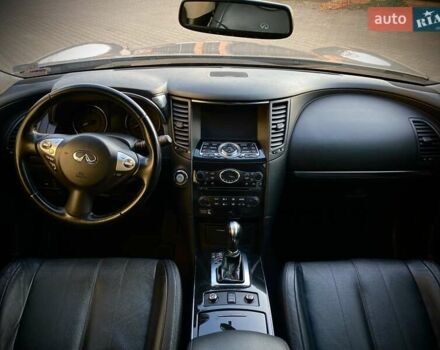 Серый Инфинити QX70, объемом двигателя 3.7 л и пробегом 116 тыс. км за 14900 $, фото 16 на Automoto.ua