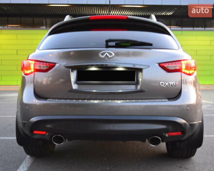 Сірий Інфініті QX70, об'ємом двигуна 3.7 л та пробігом 181 тис. км за 18300 $, фото 27 на Automoto.ua