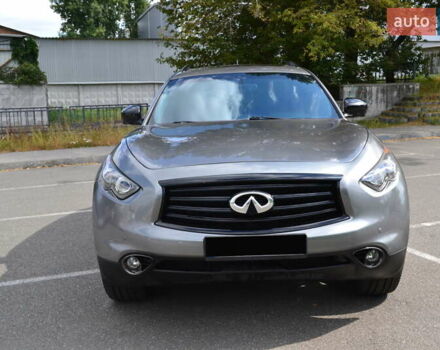 Сірий Інфініті QX70, об'ємом двигуна 3.7 л та пробігом 181 тис. км за 18300 $, фото 19 на Automoto.ua