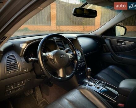 Серый Инфинити QX70, объемом двигателя 3.7 л и пробегом 116 тыс. км за 14900 $, фото 9 на Automoto.ua