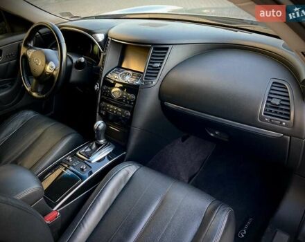 Серый Инфинити QX70, объемом двигателя 3.7 л и пробегом 116 тыс. км за 14900 $, фото 13 на Automoto.ua