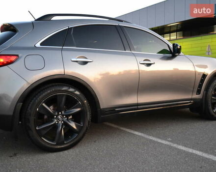 Сірий Інфініті QX70, об'ємом двигуна 3.7 л та пробігом 181 тис. км за 18300 $, фото 33 на Automoto.ua